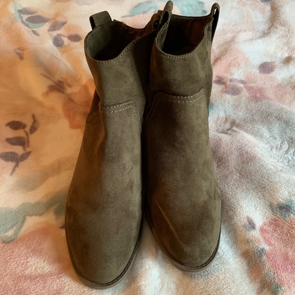 Merona Green Ankle Booties size 11 - Picture 3 of 8